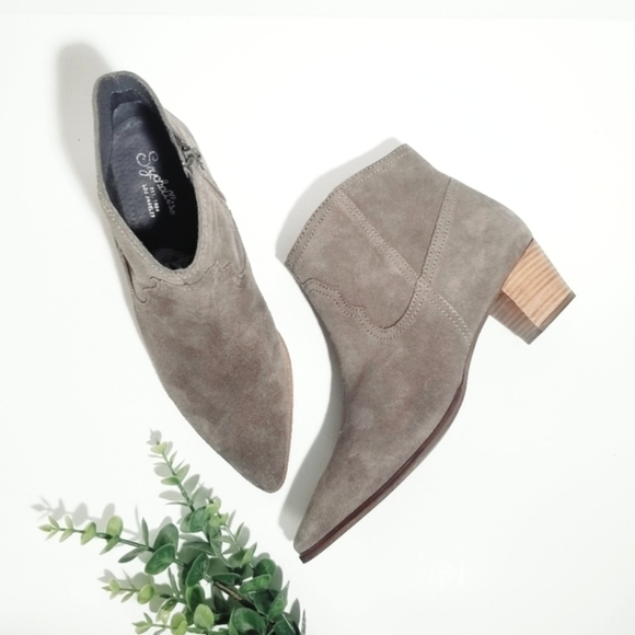 ANTHROPOLOGIE SEYCHELLS Represent Taupe Suede Ankle Boots Pointy Booties 10 - Picture 1 of 15